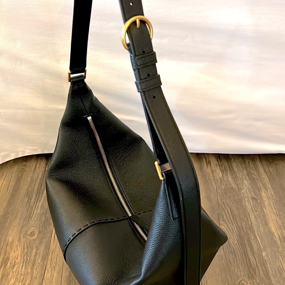 Tory Burch McGraw Pebbled Leather Bucket Bag - Picture 10 of 11